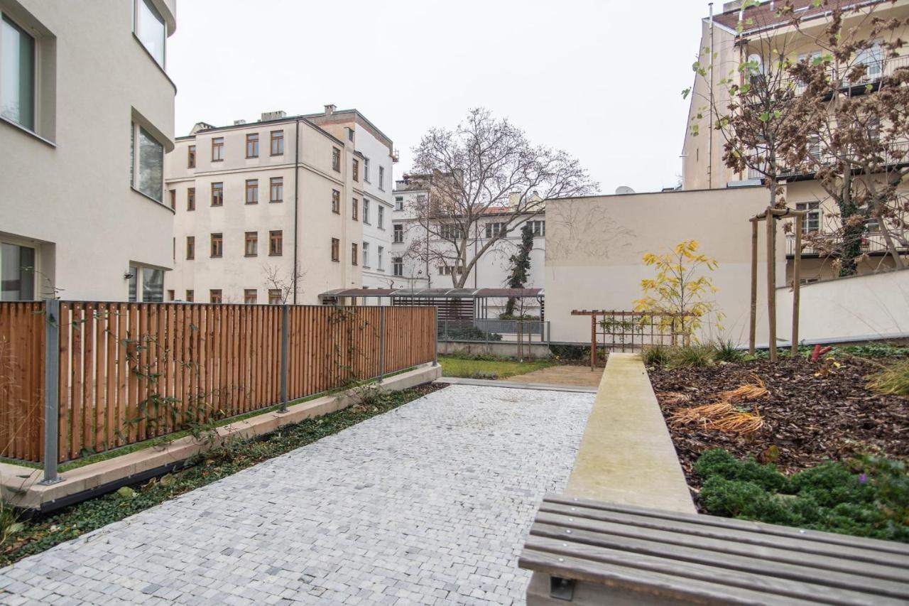 Apartment With Balcony 布拉格 外观 照片